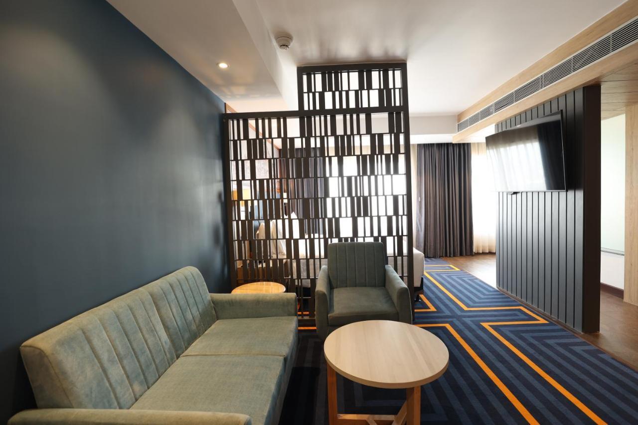 Holiday Inn Express & Suites Jaipur Gopalpura Ngoại thất bức ảnh