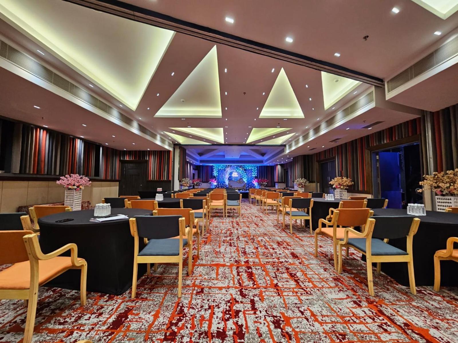 Holiday Inn Express & Suites Jaipur Gopalpura Ngoại thất bức ảnh