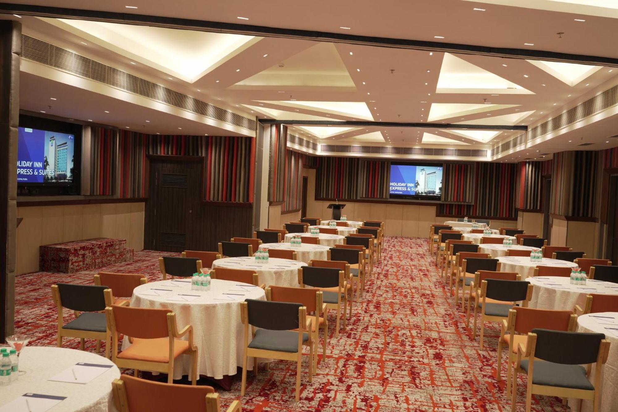 Holiday Inn Express & Suites Jaipur Gopalpura Ngoại thất bức ảnh